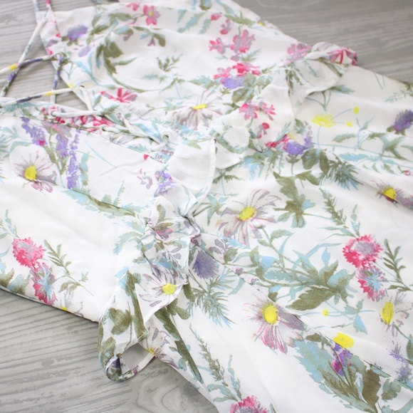 White Floral Sleeveless Ruffle Lace Trim Backless Maxi Dress - Picture 6 of 14